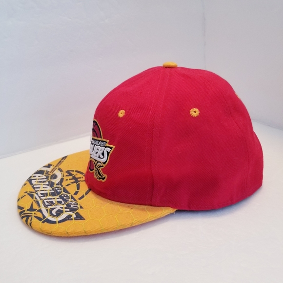 Cleveland Cavaliers Red/Yellow Snapback Men's Hat/Cap. Excellent Used Condition. - Picture 2 of 8